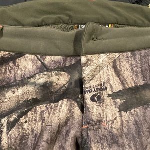 Under Armour camo pants